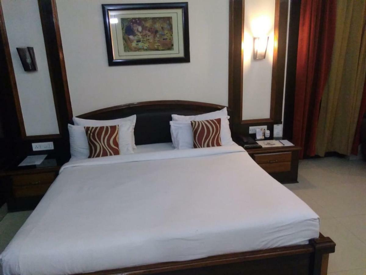 Hotel Rudra Continental Rudrapur Exterior photo